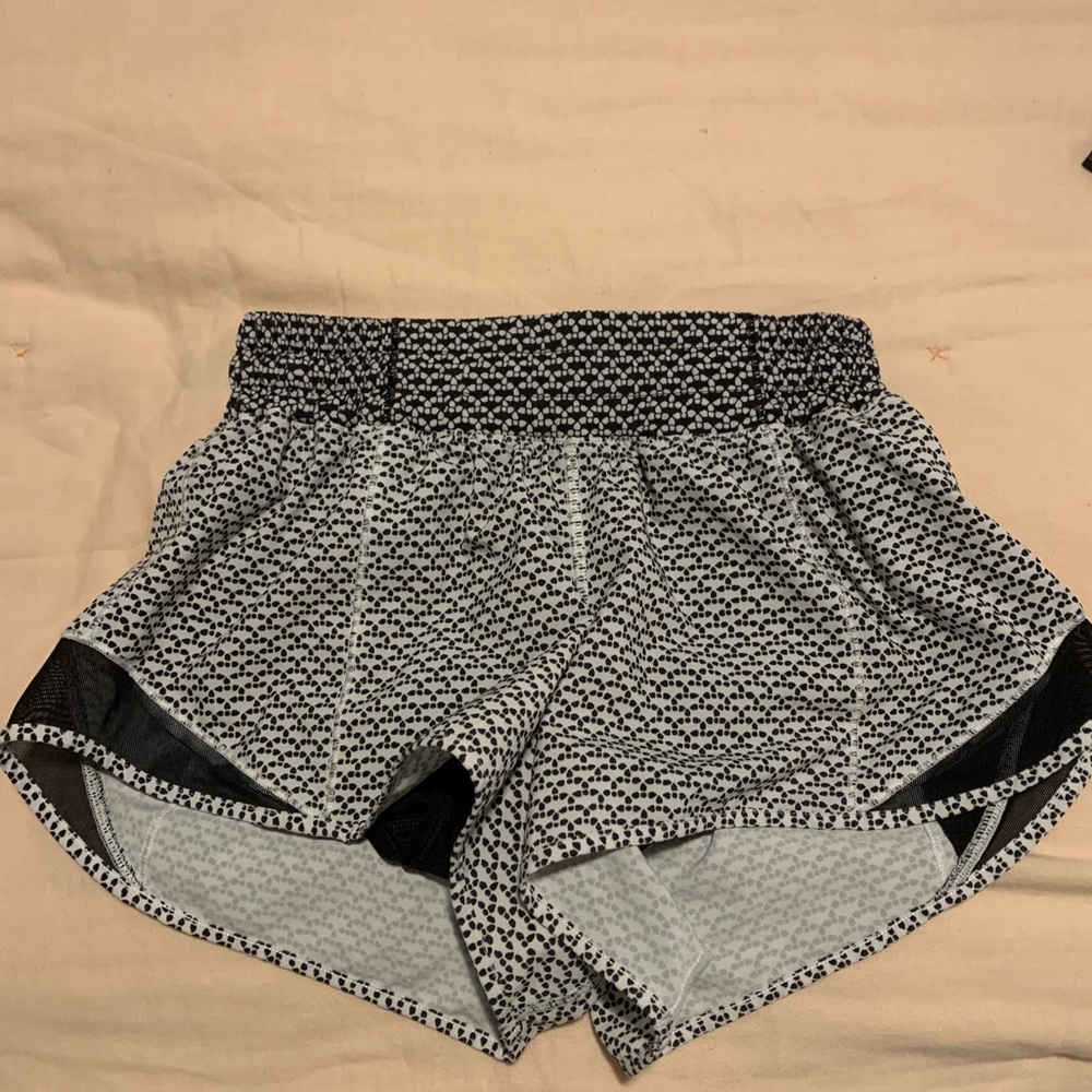 Black and White Lululemon Speed Short - size 4